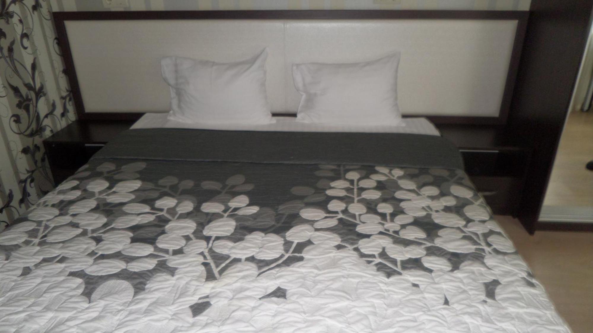 Royal Hotel Kharkiv Chambre photo