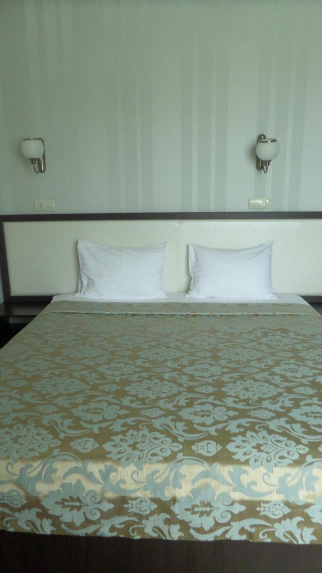 Royal Hotel Kharkiv Chambre photo