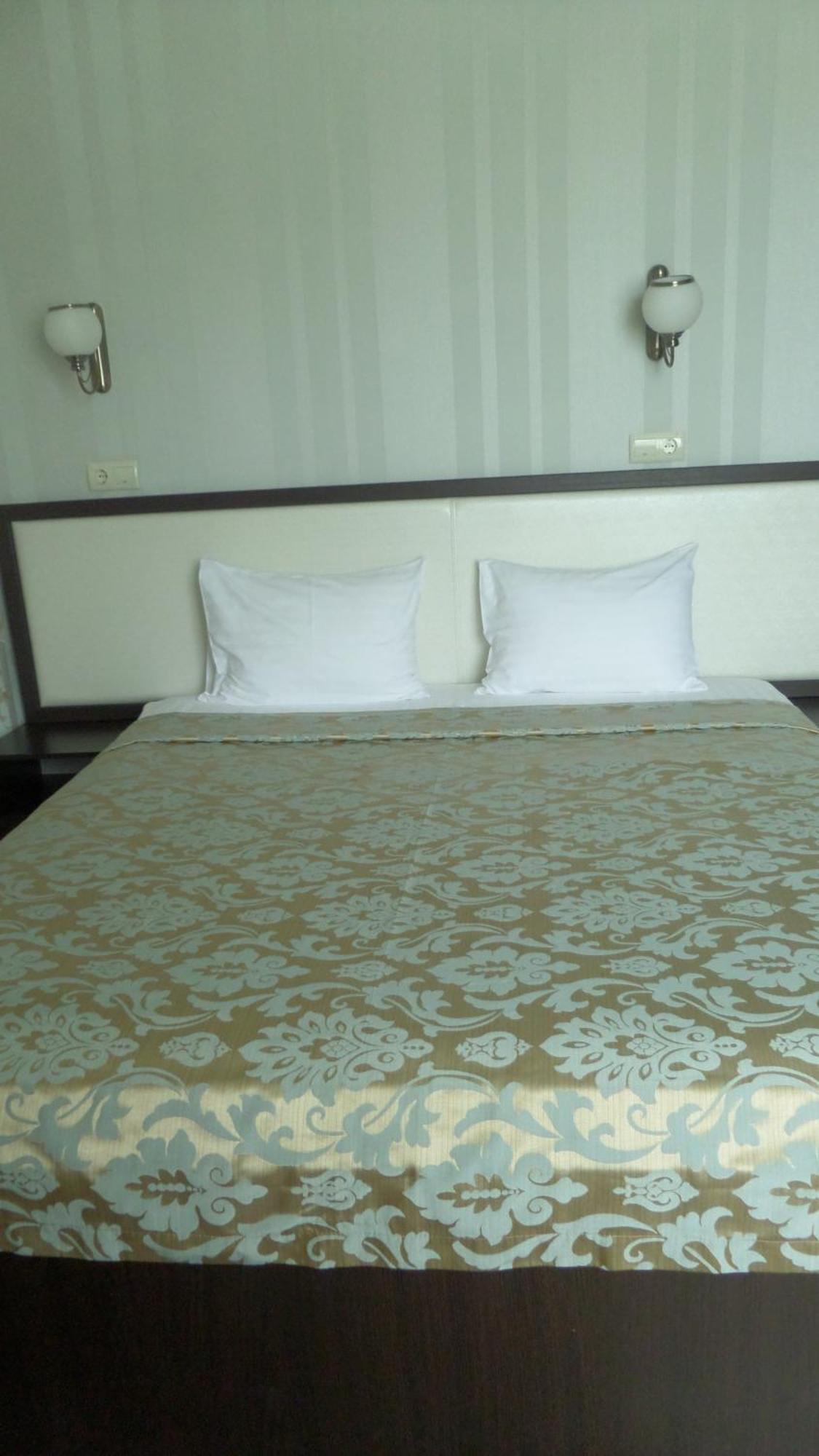 Royal Hotel Kharkiv Chambre photo