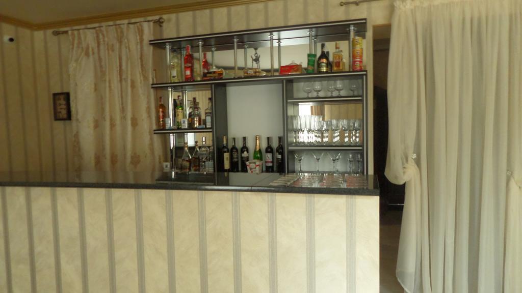 Royal Hotel Kharkiv Extérieur photo