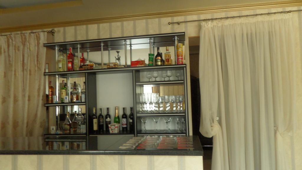 Royal Hotel Kharkiv Extérieur photo