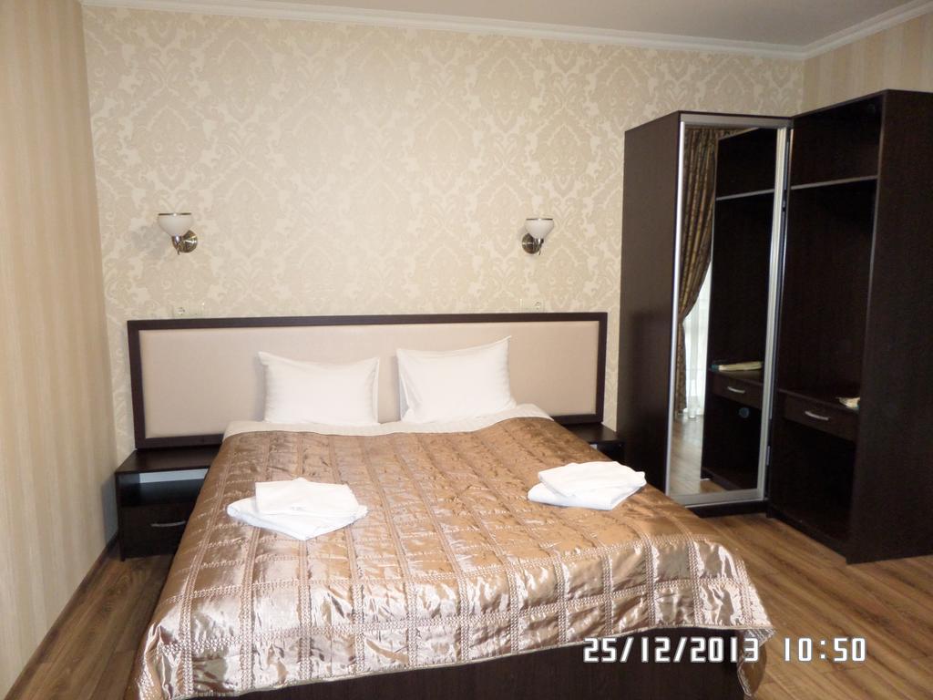 Royal Hotel Kharkiv Chambre photo
