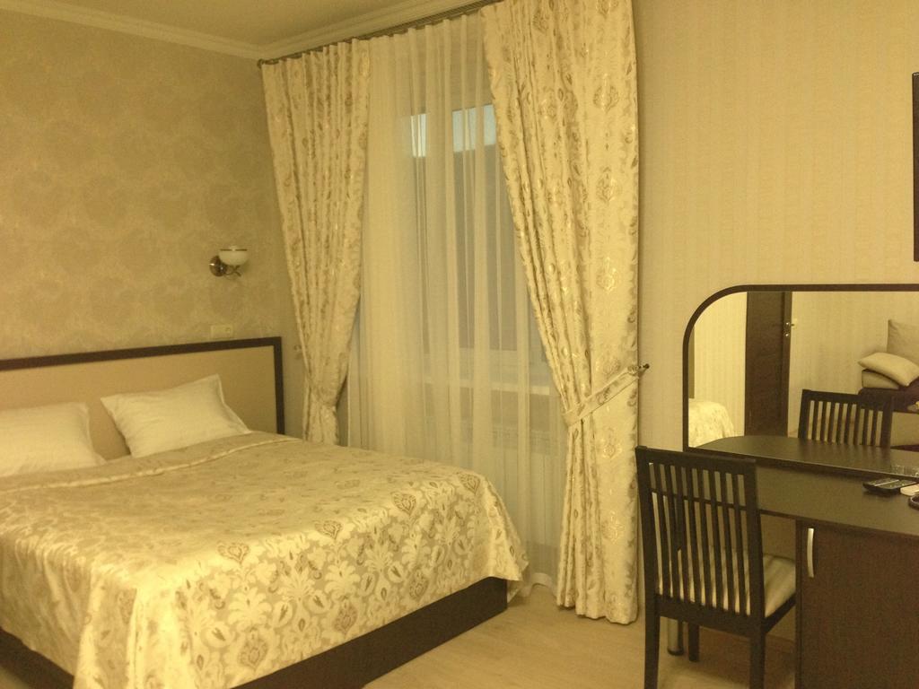 Royal Hotel Kharkiv Extérieur photo
