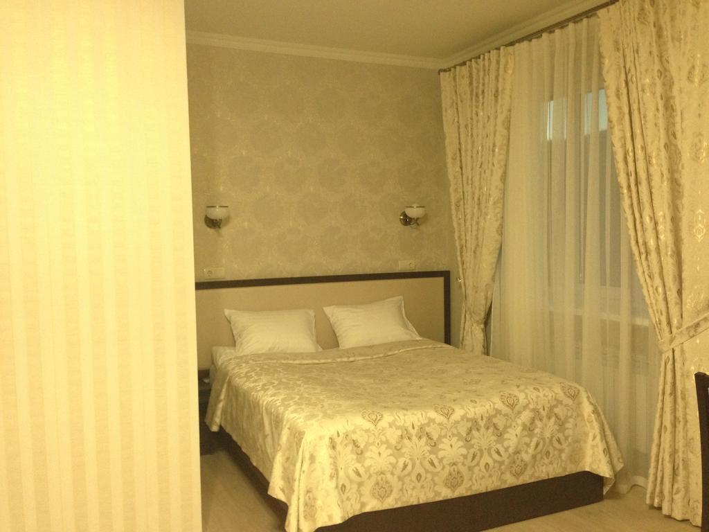 Royal Hotel Kharkiv Extérieur photo