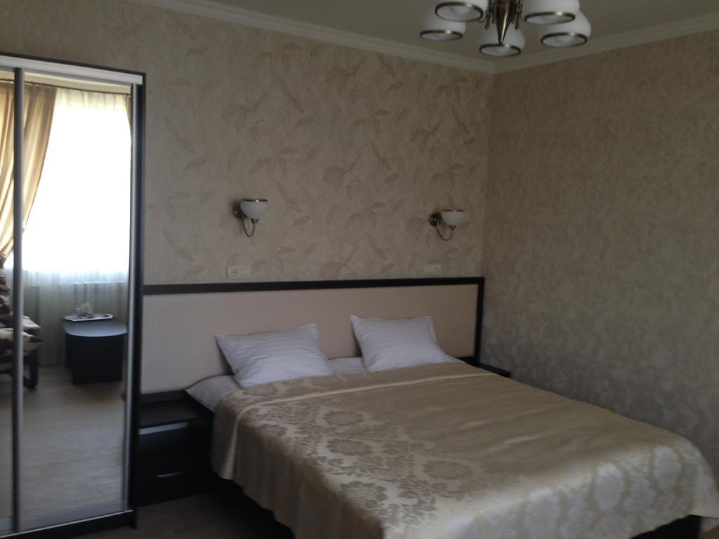 Royal Hotel Kharkiv Extérieur photo