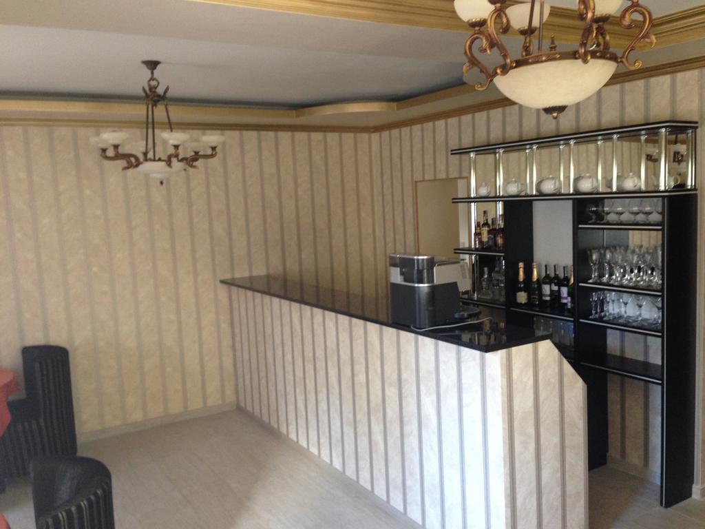 Royal Hotel Kharkiv Extérieur photo